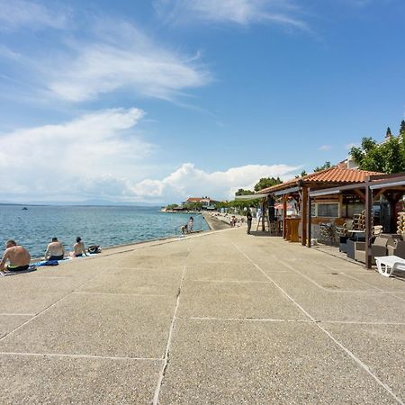 Apartments By The Sea Selce, Crikvenica - 15063 Bagian luar foto